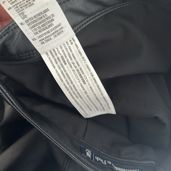 Abercrombie Vegan Leather Skirt - Picture 4 of 4